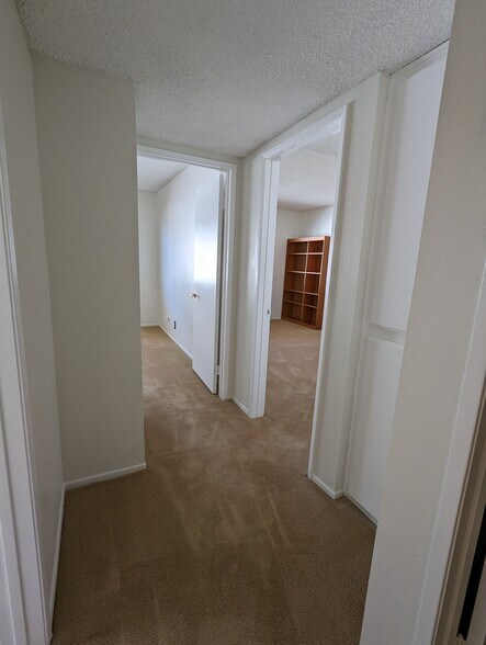 Building Photo - 106 S Sierra Madre Blvd
