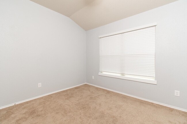 Building Photo - 4831 Rosaline Dr