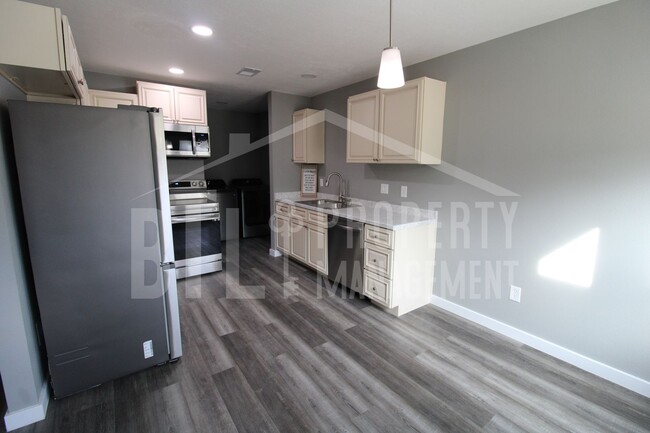 Building Photo - Beautiful 3 Bedroom / 2 Bath House