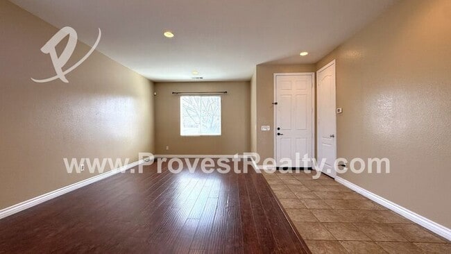 Building Photo - 13272 Sunland St