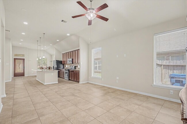 Building Photo - 3834 Raintree Village Dr