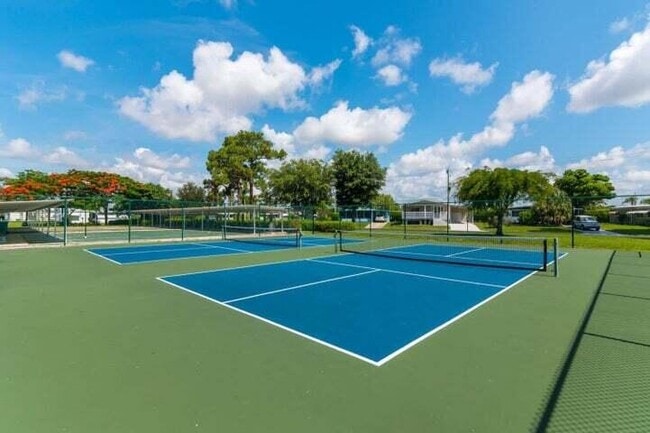 Building Photo - 8888 Kings Dr