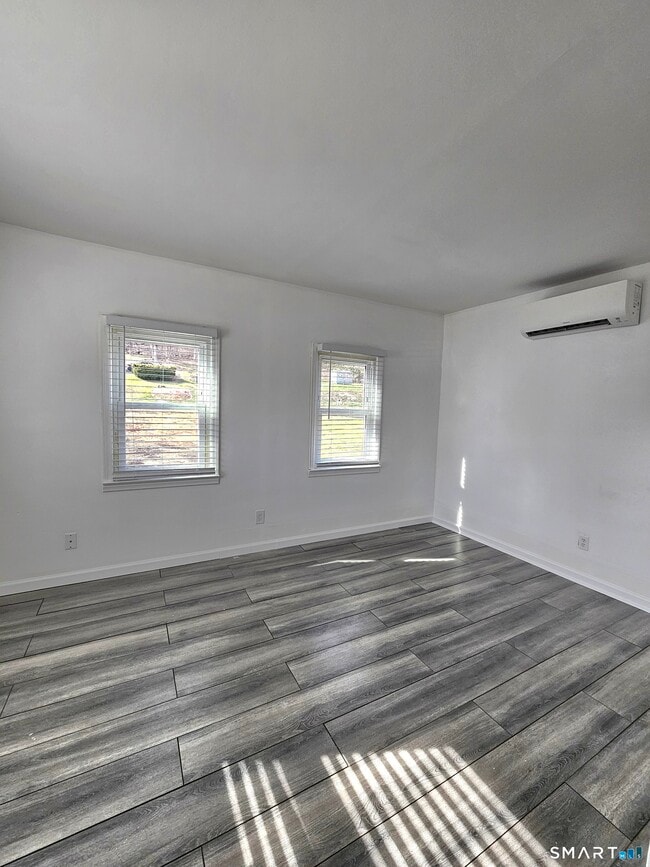 Building Photo - 2071 Middletown Ave