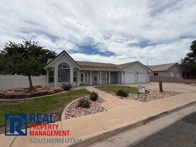 Building Photo - Single Family Home in River Ridge
