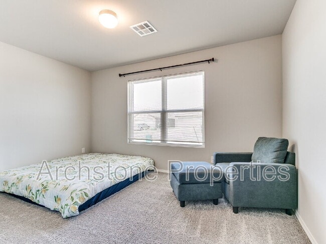 Building Photo - 1308 Dustin Dr