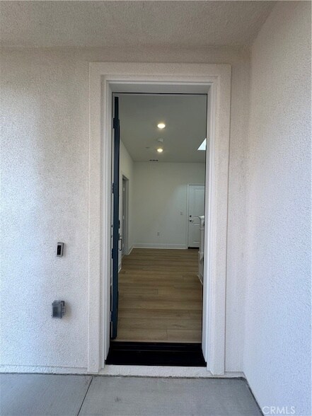 Building Photo - 436 Loon