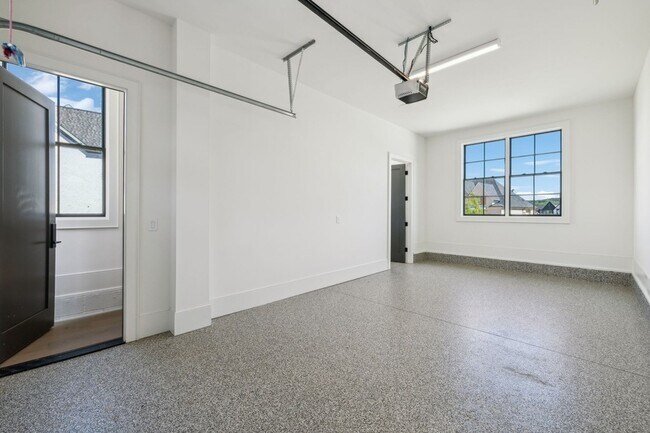 Building Photo - 8104 Turning Pt Dr