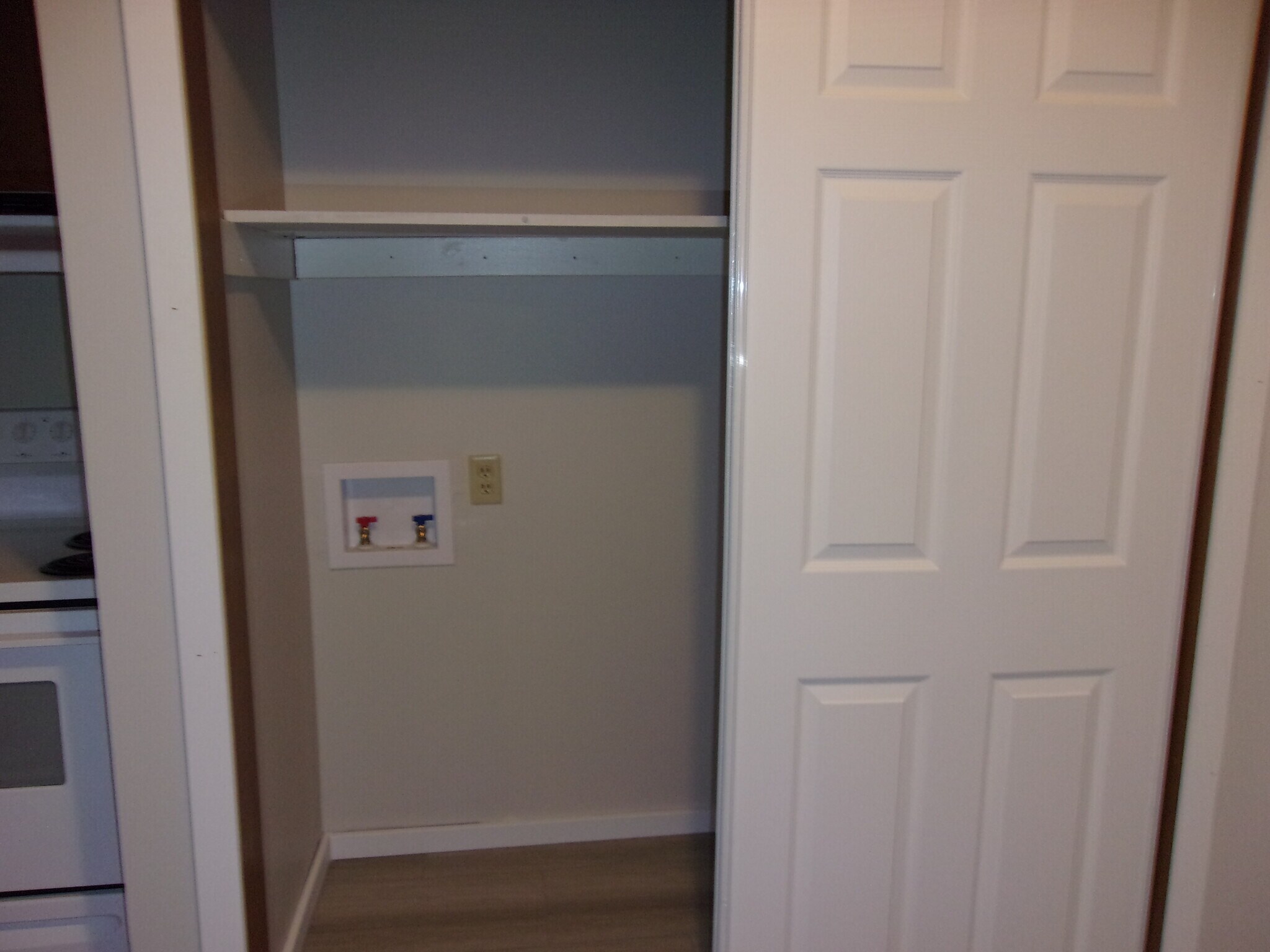 Building Photo - 610 N Wagner Ave