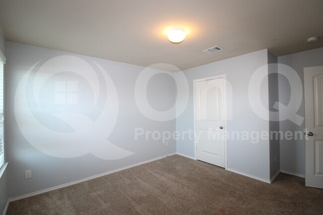 Building Photo - 1115 Quartz Trl