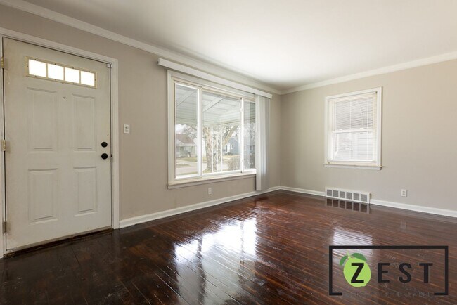 Building Photo - BEAUTIFUL 3 BEDROOM 1 BATH LOCATED IN HAPER WOODS MI 48225