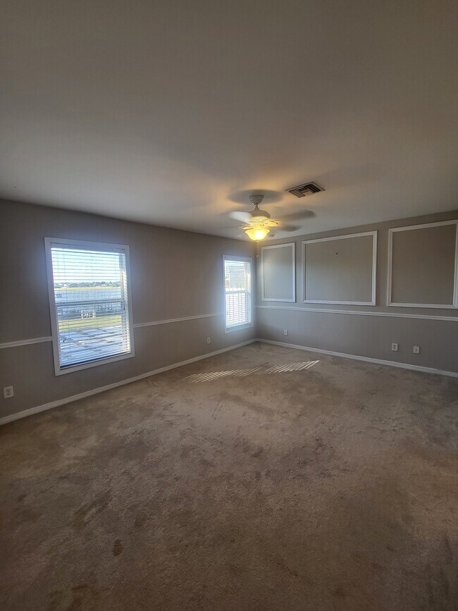 Building Photo - 1008 NW 12th Terrace