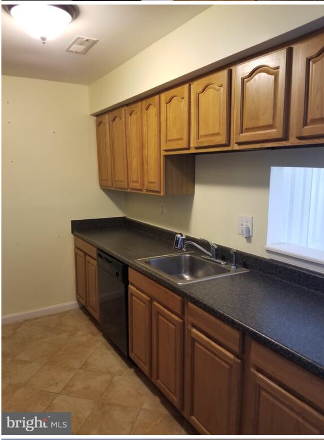 Building Photo - 1649 Carriage House Ter