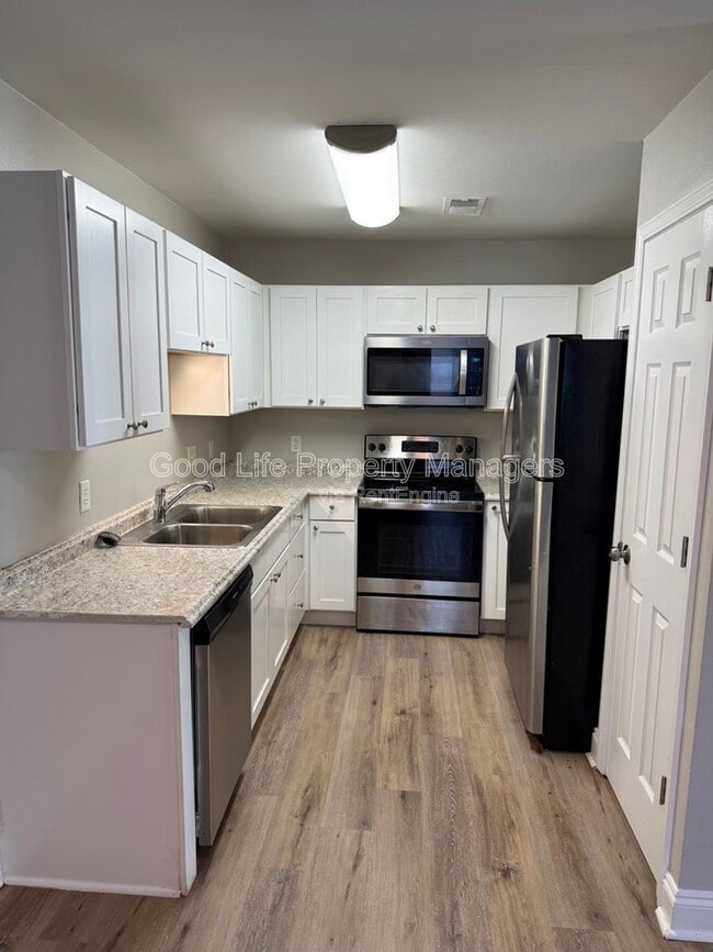 Building Photo - 8444 Chisholm Rd