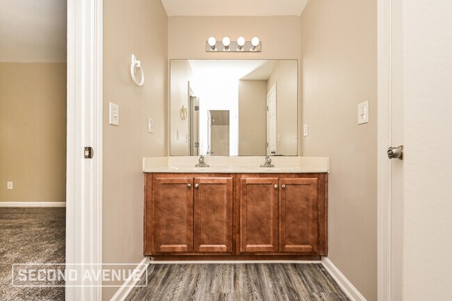 Building Photo - 225 Riverbend Dr