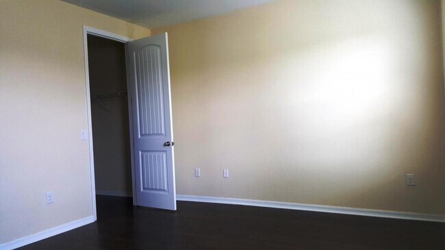 Building Photo - 13778 Summerport Trail Loop