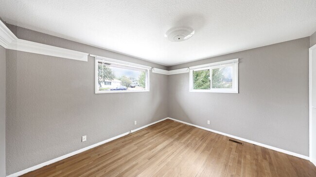 Building Photo - 1753 SE 6th Ave