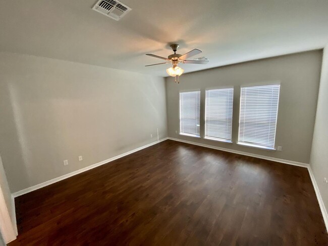 Building Photo - 4bd/2ba in Killeen TX