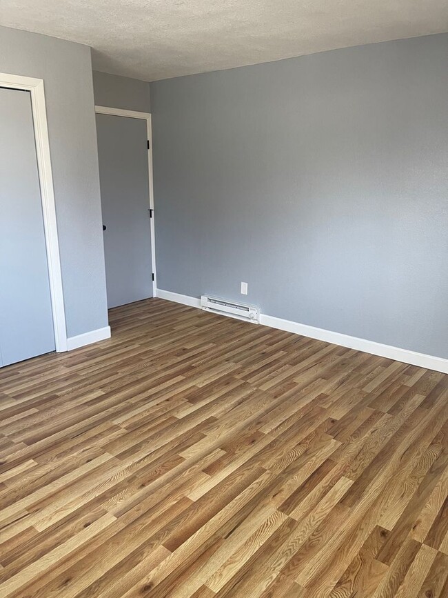 Building Photo - Beautiful 3 Bed 1.5 Bath House