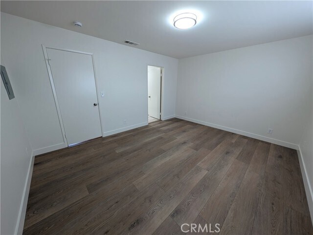 Building Photo - 845 W Olive Ave