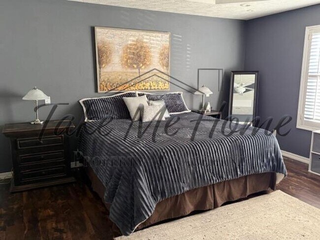 Building Photo - 3 Bedroom 2.5 Baths in Kickapoo District!