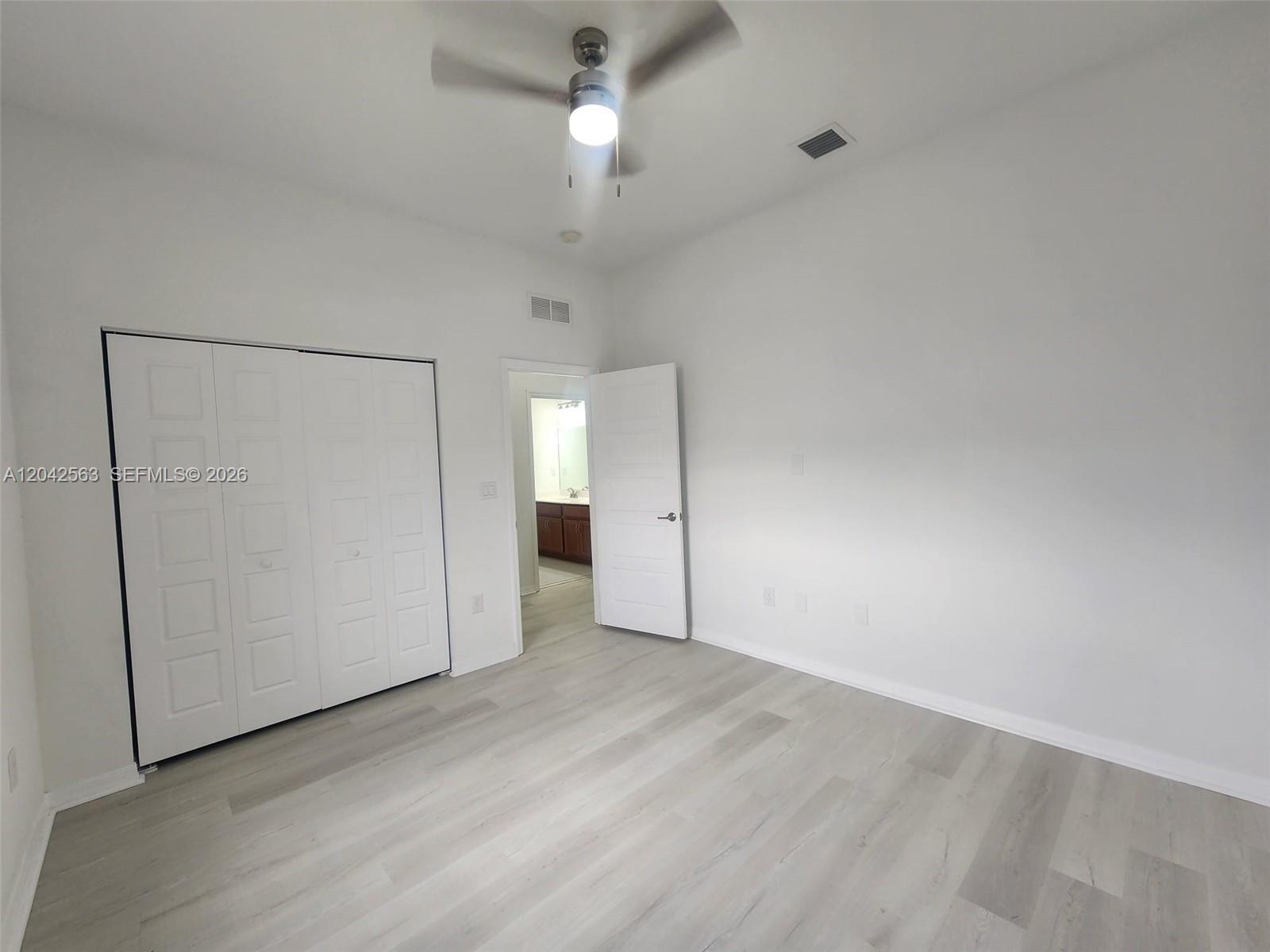 Building Photo - 641 NE 191st Ter