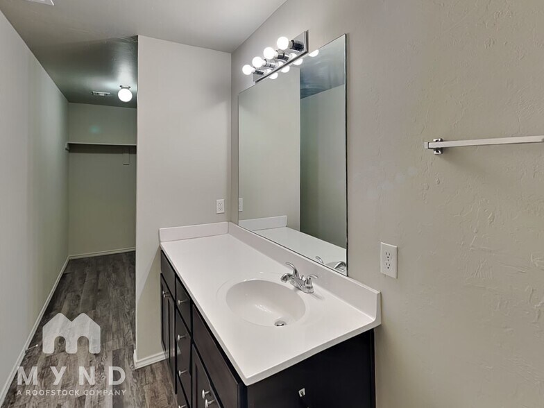 Building Photo - 10604 SW 22nd St