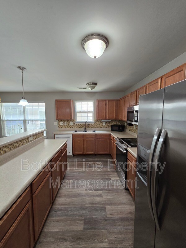 Building Photo - 3850 Fircrest Dr