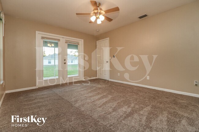 Building Photo - 2607 Thomas Ln