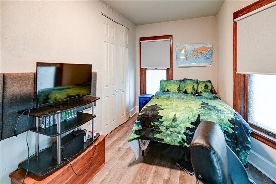 Building Photo - 205 S Fair Oaks Ave