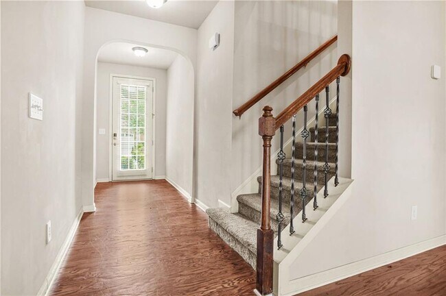 Building Photo - 1539 Creek Bend Ln NW