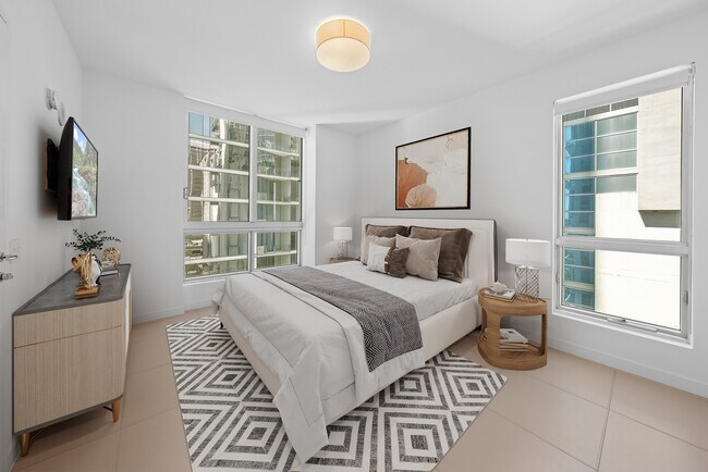 Building Photo - 300 S Biscayne Blvd