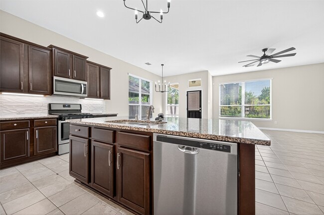 Building Photo - 40519 Goldeneye Pl