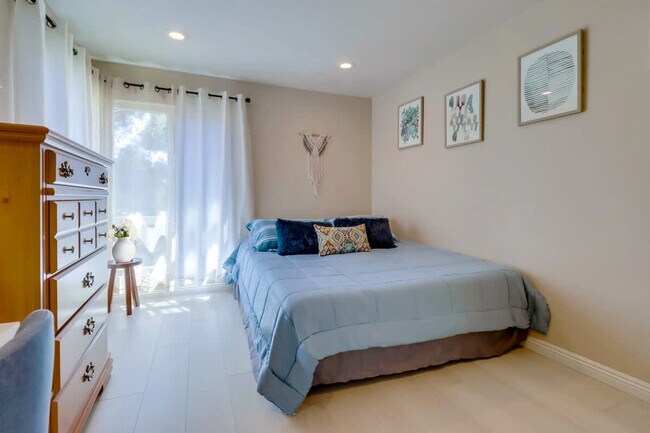 Building Photo - 524 Telegraph Canyon Rd