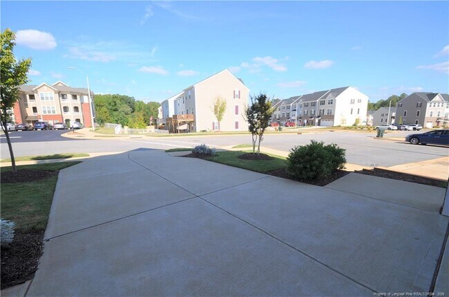 Building Photo - 200 Misty Pike Dr