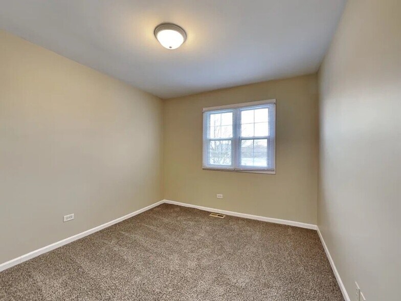Building Photo - 30 Rodenburg Rd
