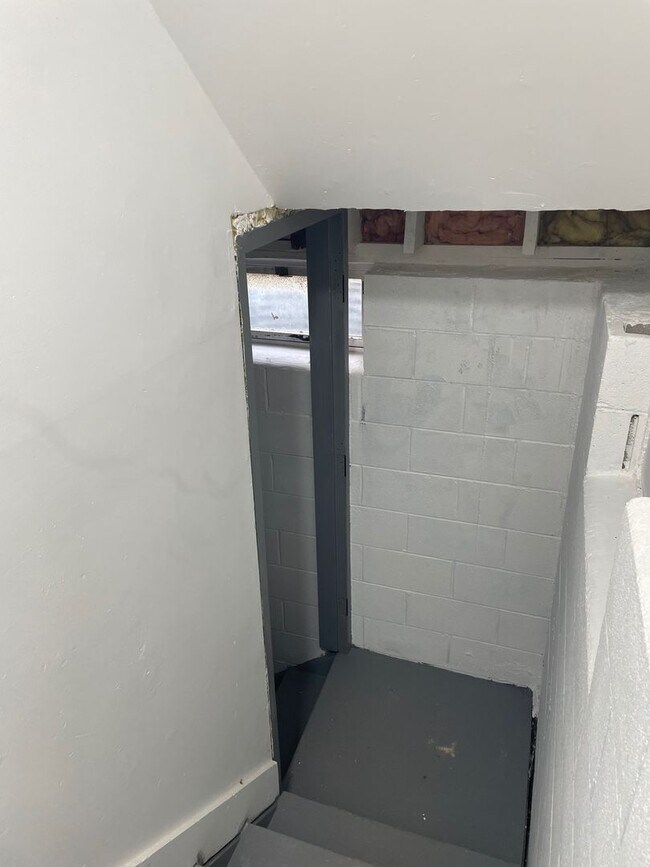 Building Photo - Four Bedroom Farmhouse on Three Acres