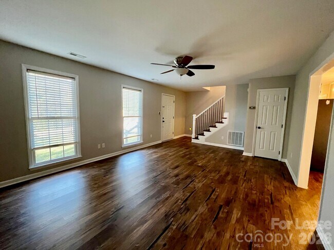 Building Photo - 20921 San Mateo Pl