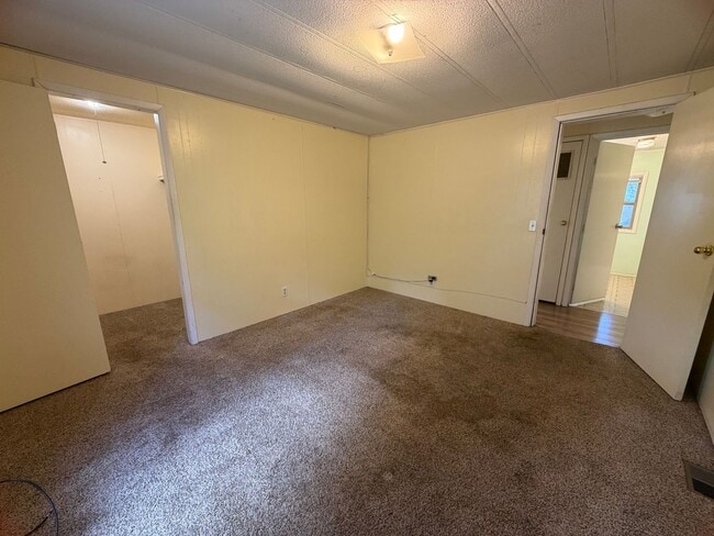 Building Photo - 128 Canyon Creek Trail