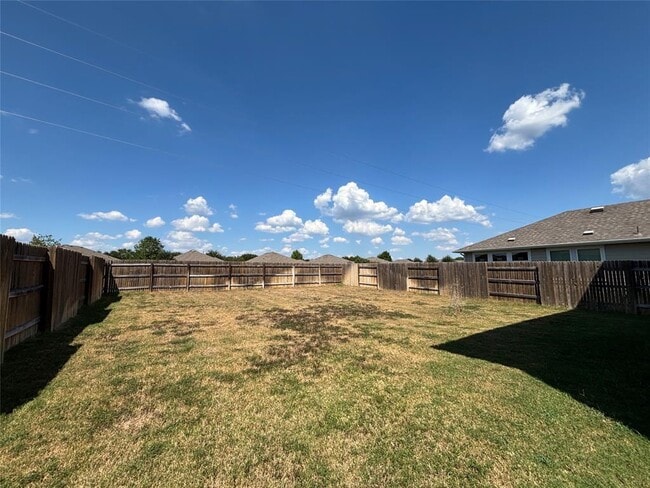 Building Photo - 106 Crooked Trail