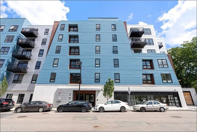 Building Photo - 301 Border St