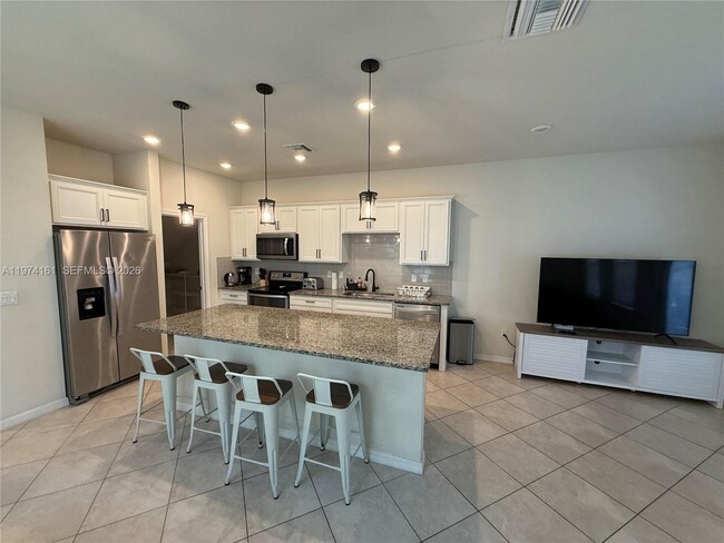 Building Photo - 2857 Bard St