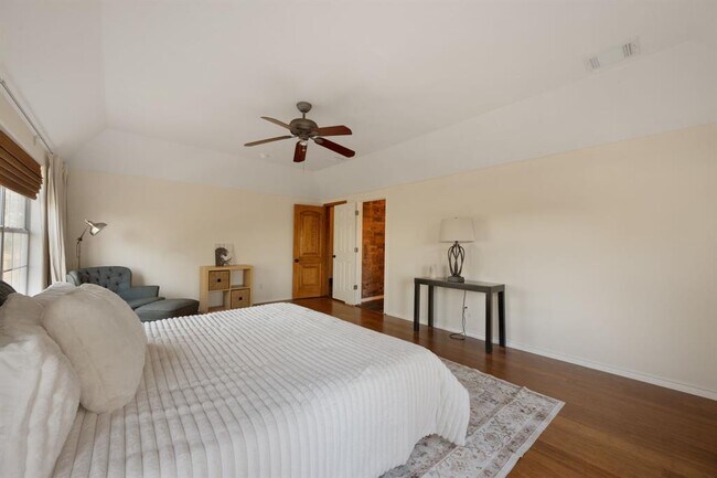 Building Photo - 158 Uriah Dr