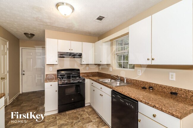 Building Photo - 3155 Sentinel Pkwy