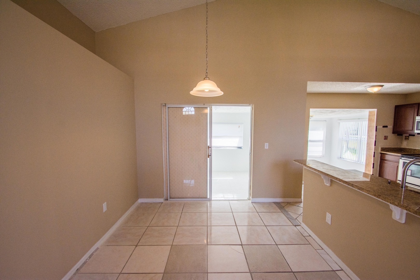 Building Photo - 3 Bed 2 Bath Home with Stainless Steel Appliances Near Poinciana Pkwy!