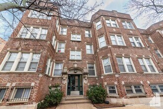 Building Photo - 1 bedroom in Chicago IL 60626