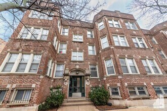 Building Photo - 1 bedroom in Chicago IL 60626