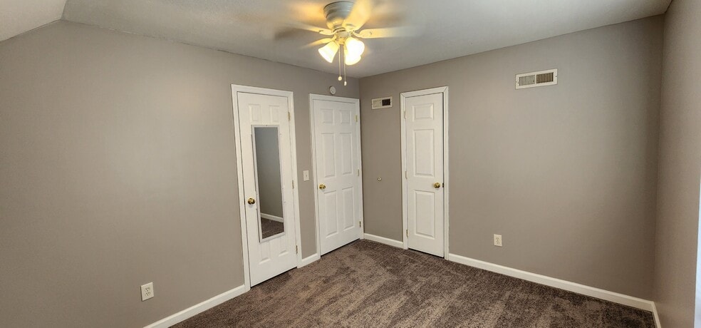 Building Photo - 821 Plantation Dr