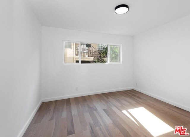 Building Photo - 560 Kings Rd