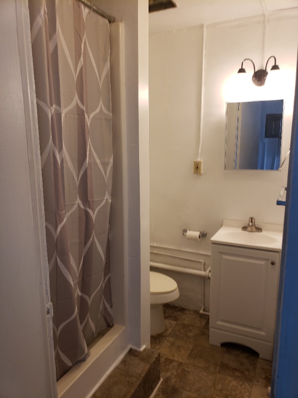 Building Photo - 346 Day Ave SW