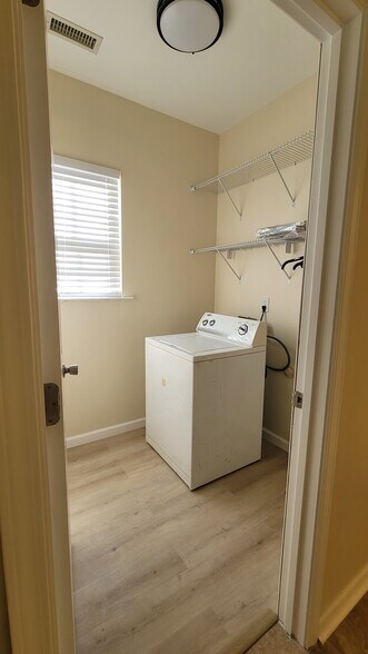 Laundry room - 10820 Rumson Ct